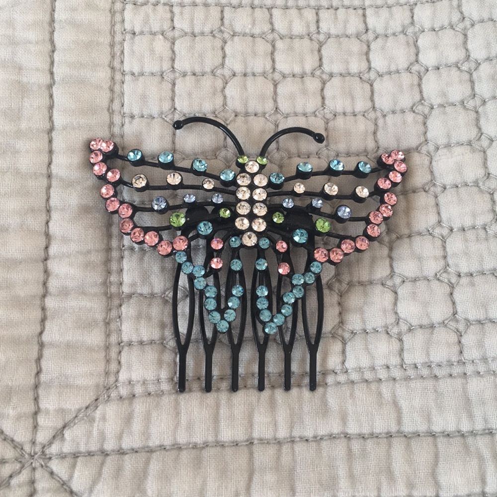 2/$8 or $6 | Butterfly hair piece